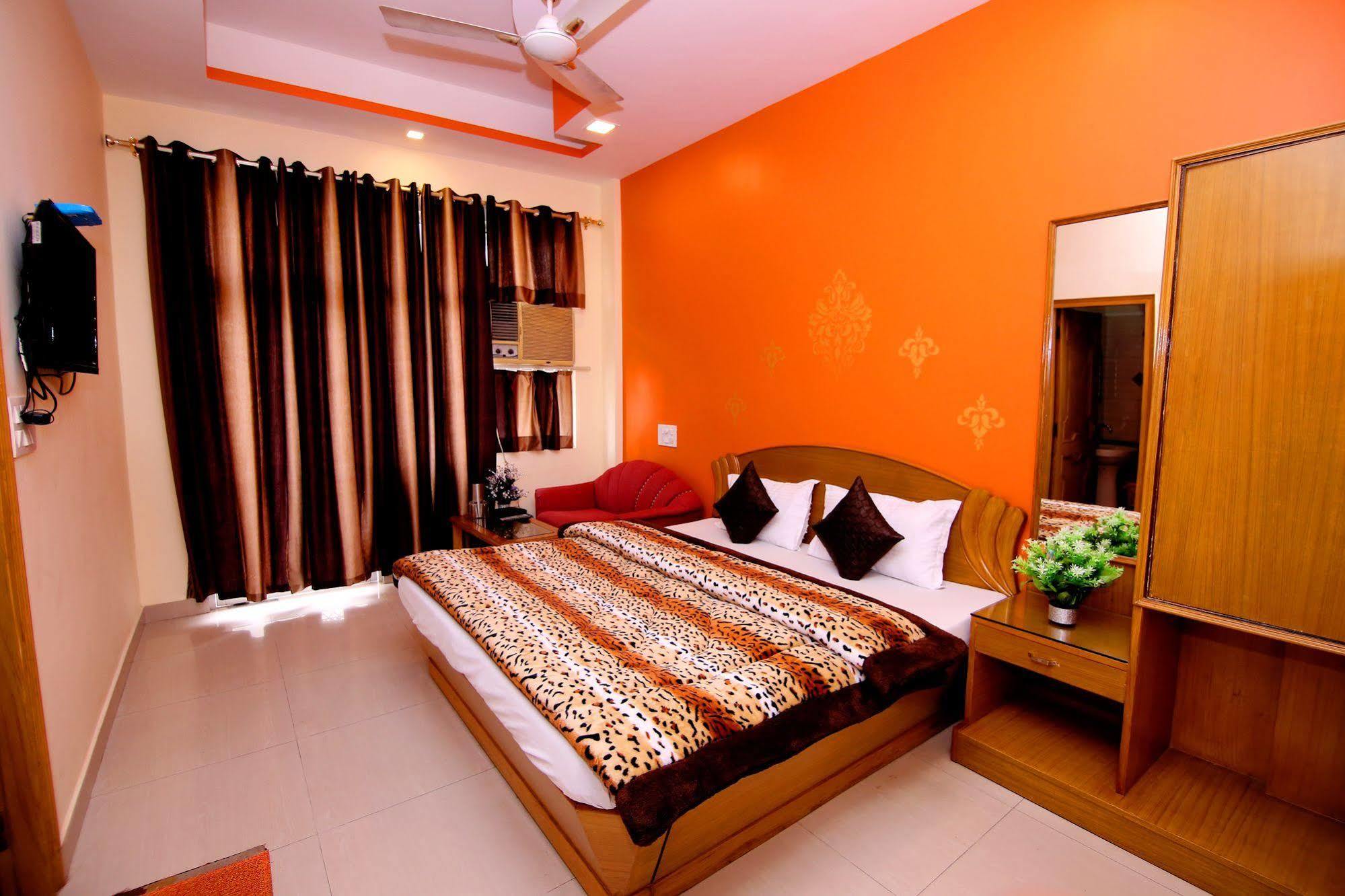 Hotel Sunshine Haridwār Buitenkant foto