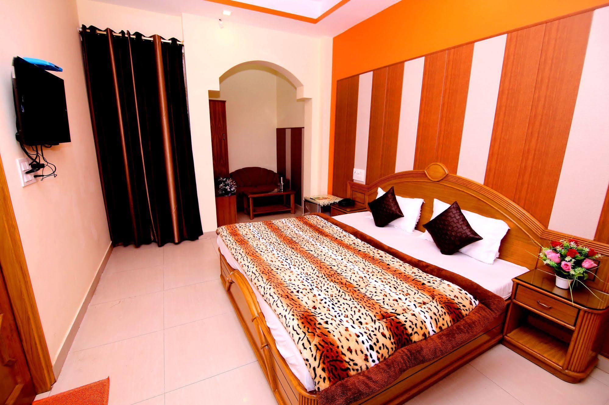 Hotel Sunshine Haridwār Buitenkant foto