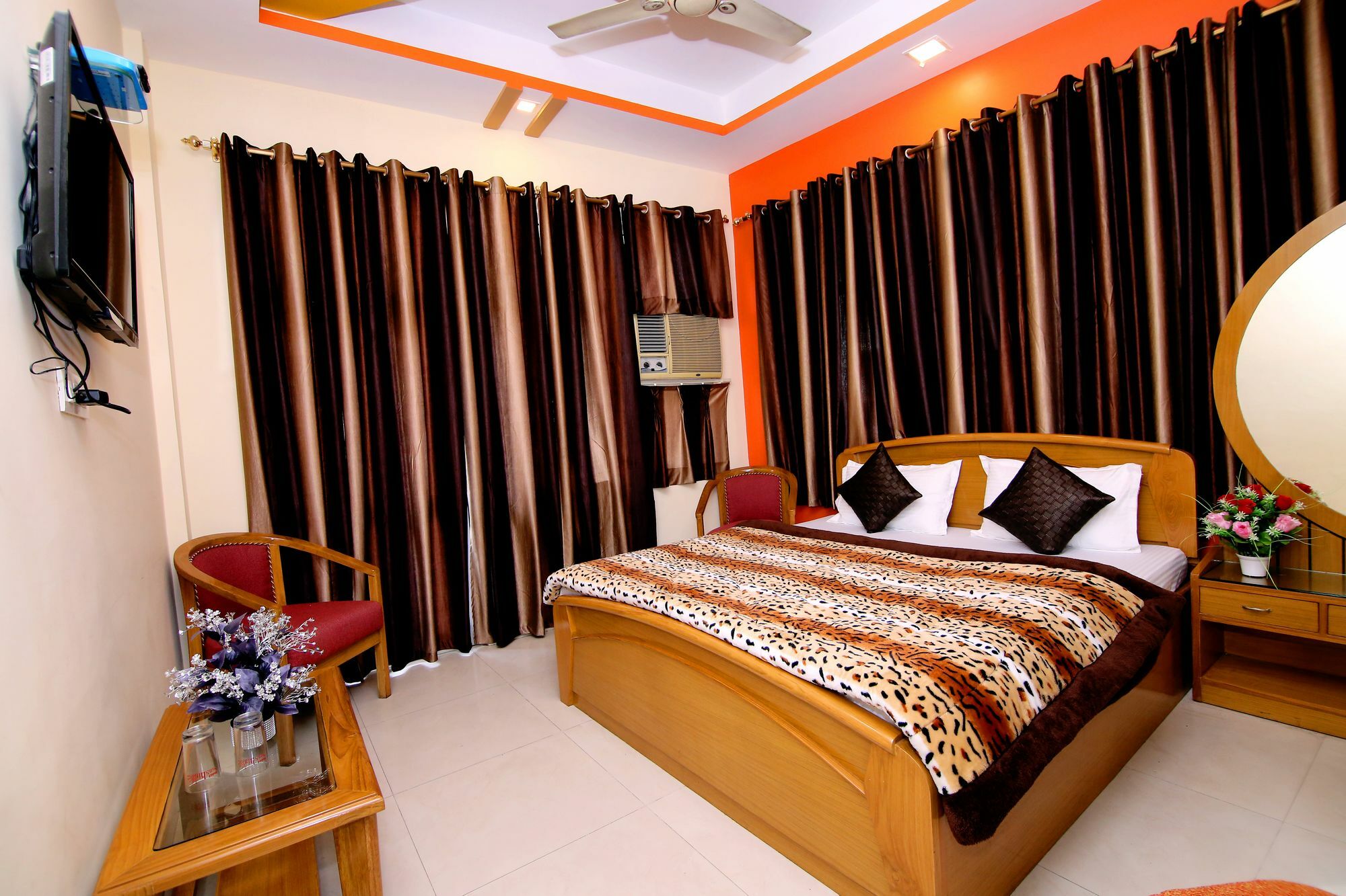 Hotel Sunshine Haridwār Buitenkant foto